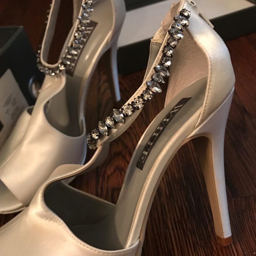 NWOT Vera Wang Ivory High Heel Shoes